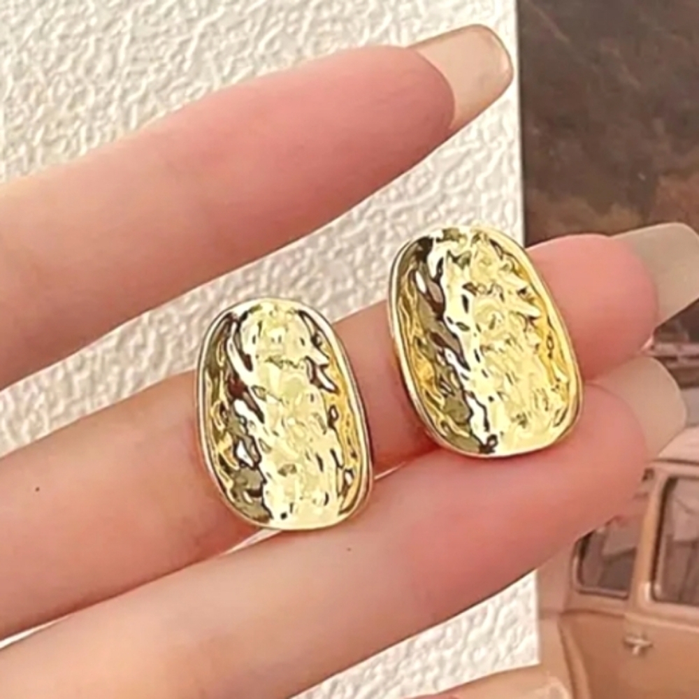 Ladies Vintage golden plated earrings